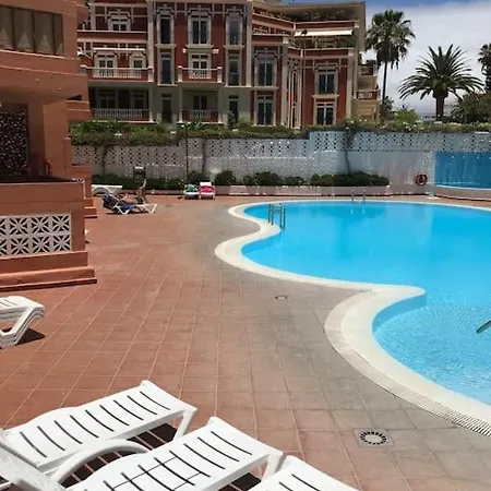 דירה View - *